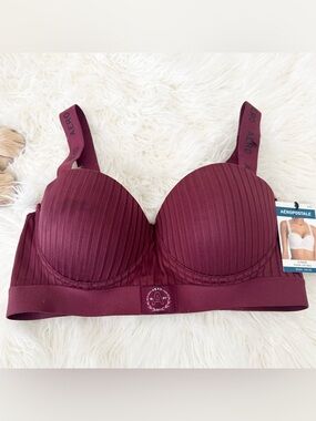 Aeropostale Ribbed Padded Bra in Burgundy Wine